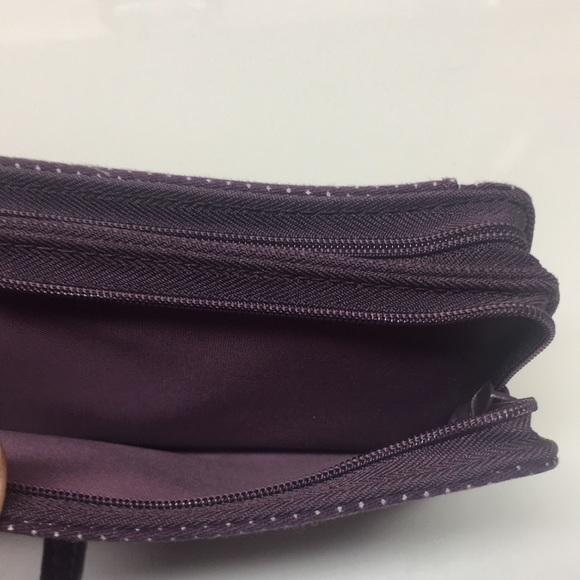 Two -Thirty-One Wallet and phone holder - Picture 5 of 7